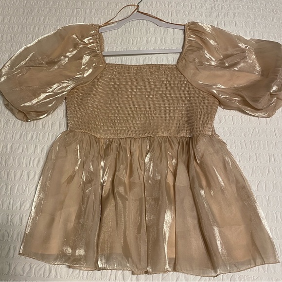 Champagne shimmery babydoll puff sleeve top size large - Picture 3 of 5